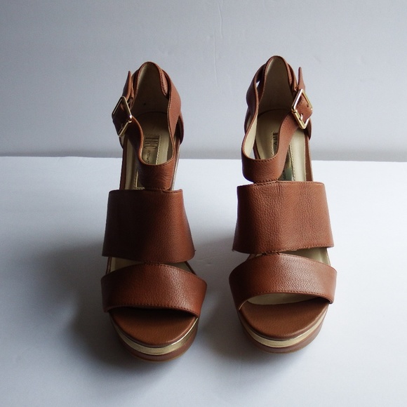 -SOLD- New INC Internatl Leather Wedge Sandal 7.5 - Picture 3 of 7